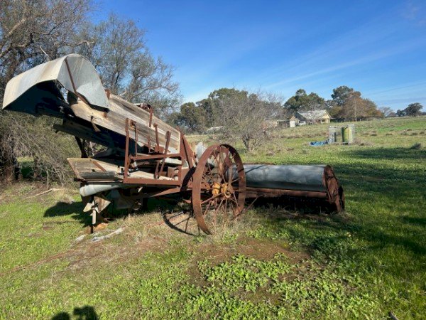 2 X Vintage Sunshine Harvesters