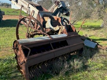 2 X Vintage Sunshine Harvesters