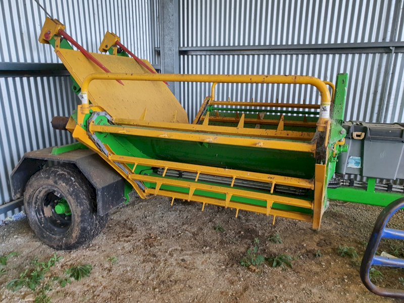 JNR Round Bale Feedout Wagon