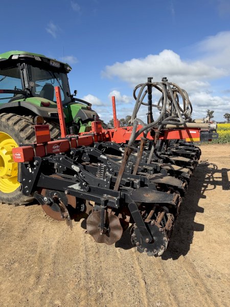 2013 Kuhn Gladiator 1200M Strip Tiller