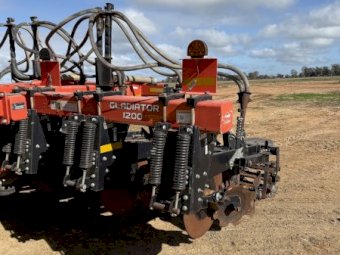 2013 Kuhn Gladiator 1200M Strip Tiller