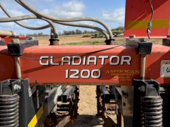2013 Kuhn Gladiator 1200M Strip Tiller