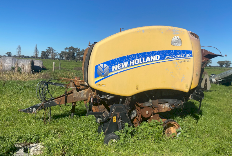 New Holland 150 Round Baler