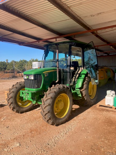 2021 John Deere 5075E Tractor
