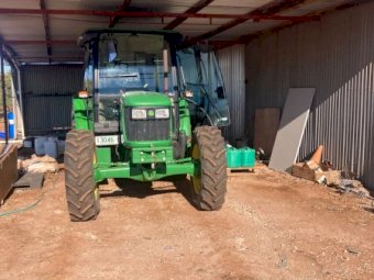 2021 John Deere 5075E Tractor