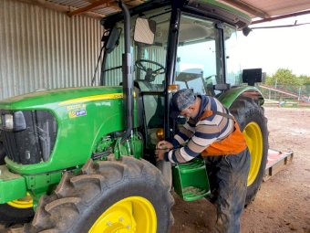 2021 John Deere 5075E Tractor