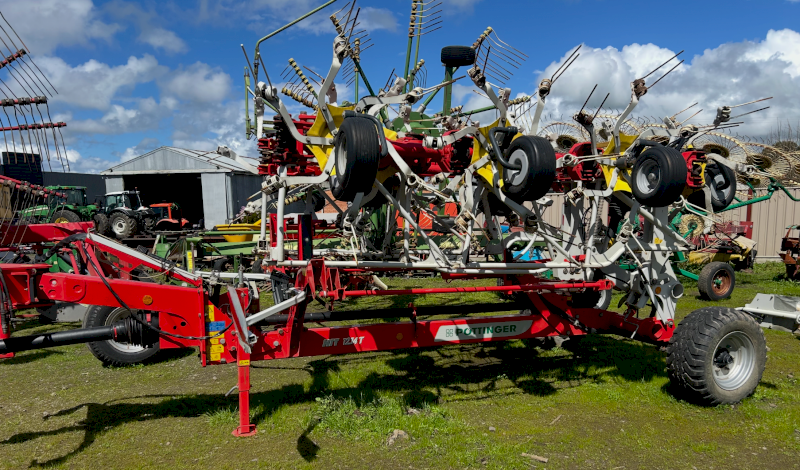 2017 Pottinger HIT 12.14 Tedder Rake