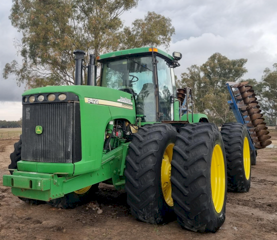 2004 John Deere 9420 Tractor