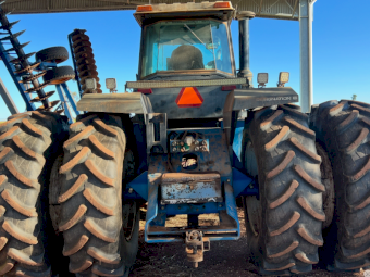 1993 Ford 876 Versatile Tractor