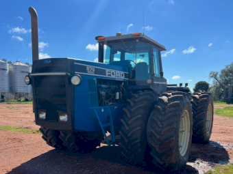 1993 Ford 876 Versatile Tractor
