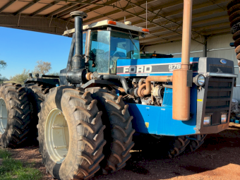 1993 Ford 876 Versatile Tractor