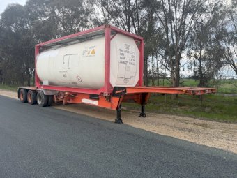 26,000 lt Stainless Steel Water Tank with Maxitrans Dropdeck Trailer