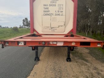 26,000 lt Stainless Steel Water Tank with Maxitrans Dropdeck Trailer