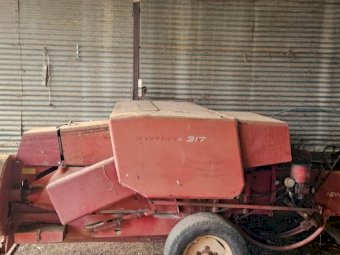 New Holland 317 Small Square Baler