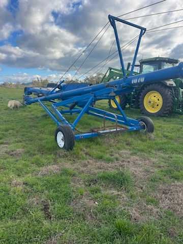 Brandt 1070 Swingaway Auger