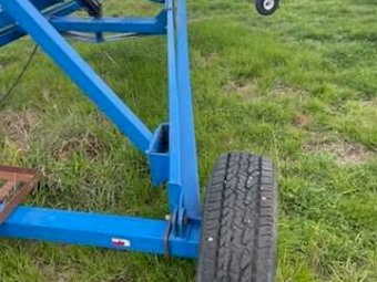 Brandt 1070 Swingaway Auger