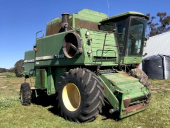 John Deere 7720 Titan II Header With 224 Front And Trailer