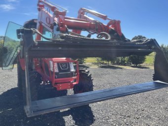 2024 Kioti RX3020 Tractor with Daedong 4 in 1 Front End Loader