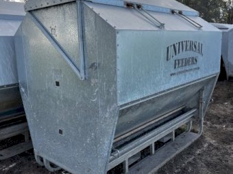 Universal Cattle Feeders