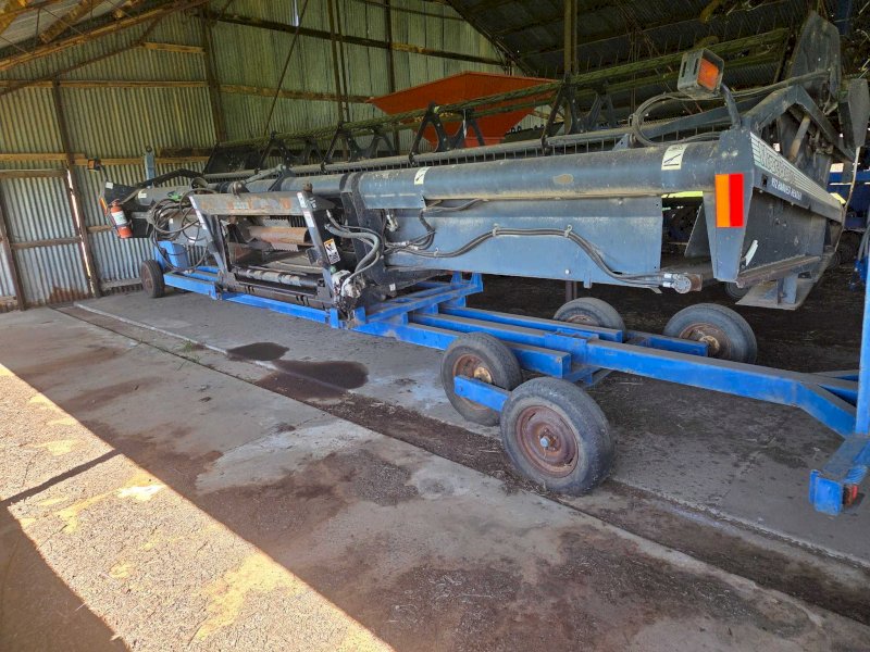 Macdon 972 Draper Front With Trailer