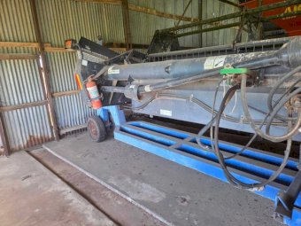 Macdon 972 Draper Front With Trailer