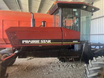 MacDon 4930 Prairie Star Windrower With 25Ft Draper Front