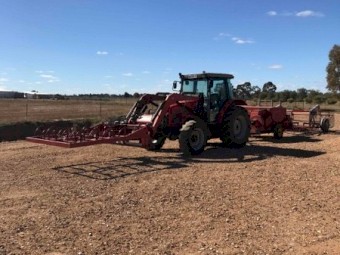 Small Square Baler With Grab And Accumulator