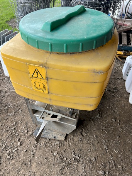 2019 IE-100 Iris spreader