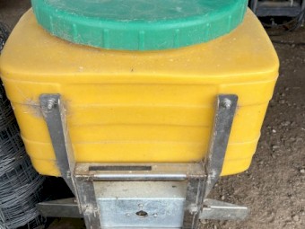 2019 IE-100 Iris spreader