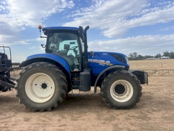 2022 New Holland T7.225 Tractor