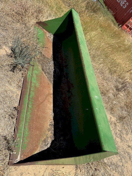  Bucket off John Deere 