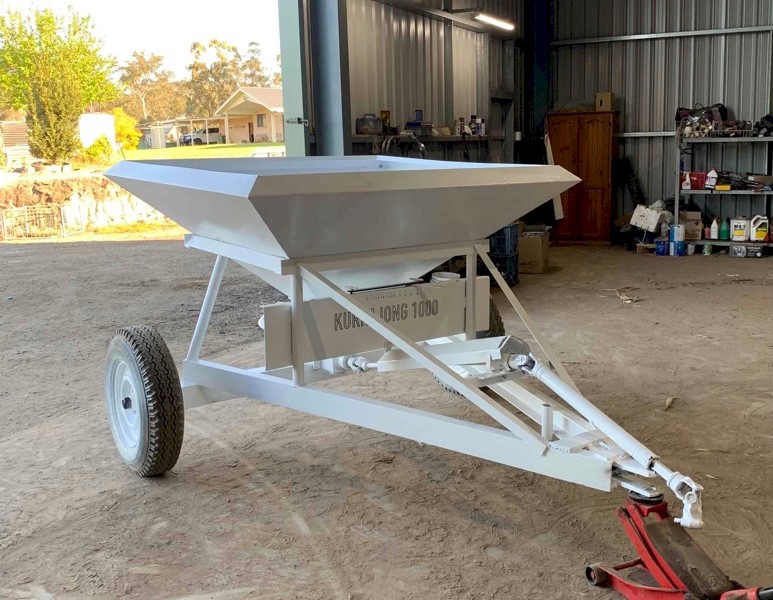 Crump Kurrajong 1000 Fertilizer Spreader