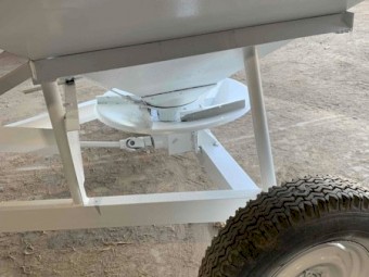 Crump Kurrajong 1000 Fertilizer Spreader