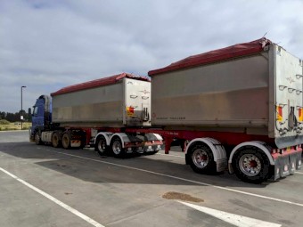 2009 Muscat 19m Stag Tippers