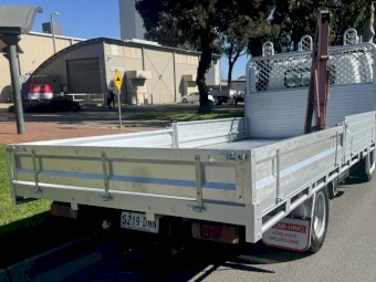 HINO 300 CAR LICENCE! TOW BAR! JUST BEEN SERVICED!
