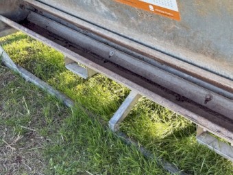 2 x Advantage feeders