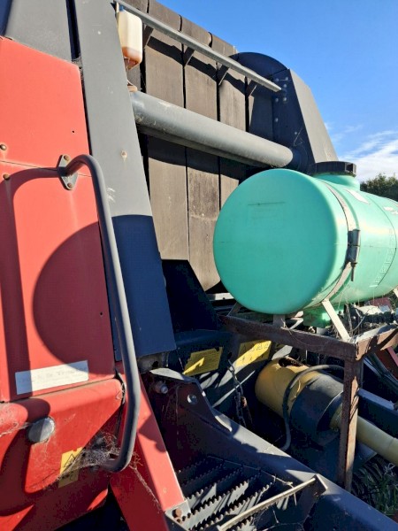 Vicon RV1901 Round Baler