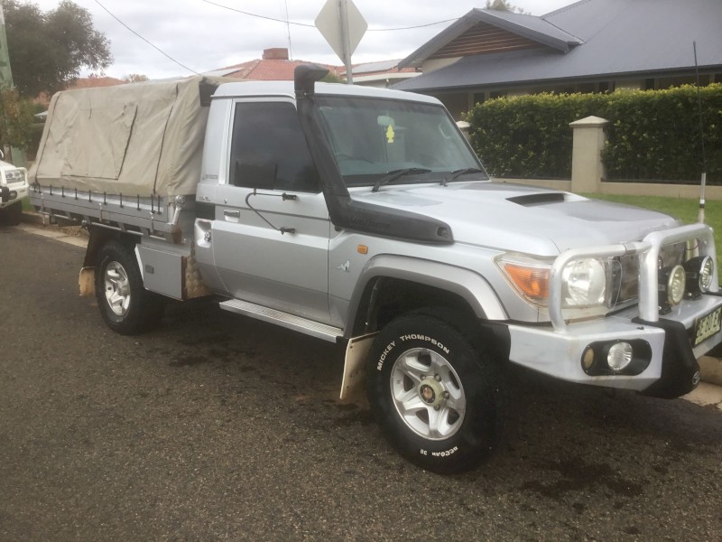 2010 Toyota Landcruiser GXL Diesel 5 Litre V8