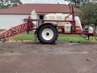 2009 Croplands Pinto 3000 with 24m boom