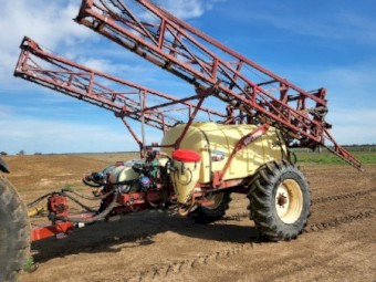 2004 Hardi 3528 Boom Spray