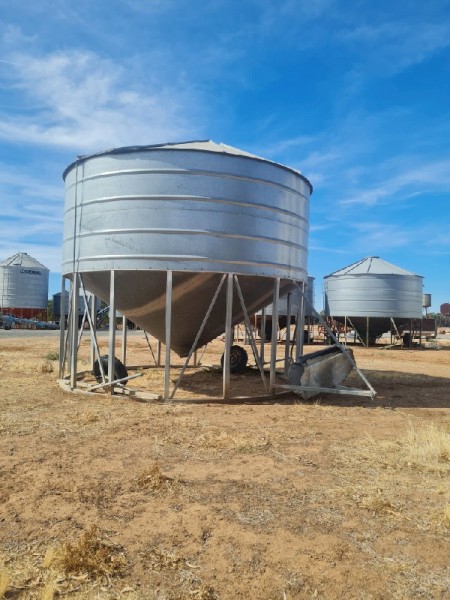 Campbell fertiliser bin 