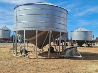 Campbell fertiliser bin 