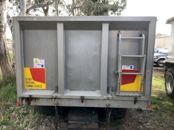 Barry Stoodly 4.2m tipper Body Kenworth Sub frame new hoist excellent condition roll top tarps 