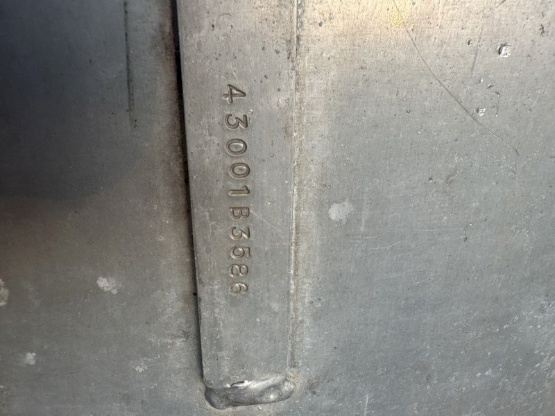 Western Star fuel tanks