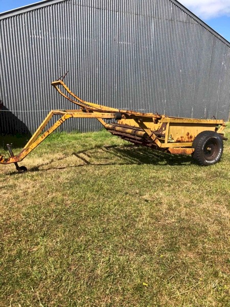 Hay Feeder Buggy