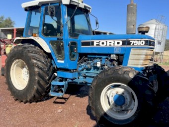 Ford 7910 Tractor