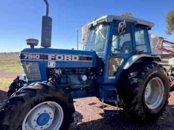 Ford 7910 Tractor