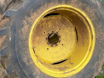 Tyres 18.4 - 34 on JD rims