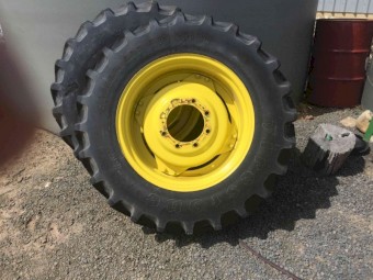 Firestone 13.6R28 Tractor Tyres & Rims x 2