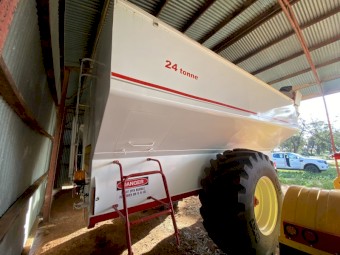 2011 Barber 24 tonne Chaser Bin